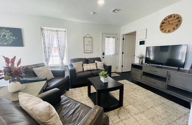 The Coffee House: 1 bedroom unit with free WiFi