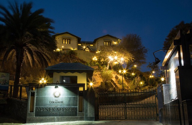 The Colonial Manek Manor