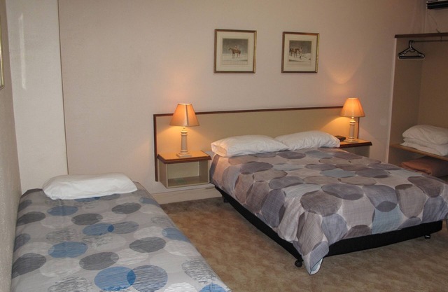The Commercial Hotel