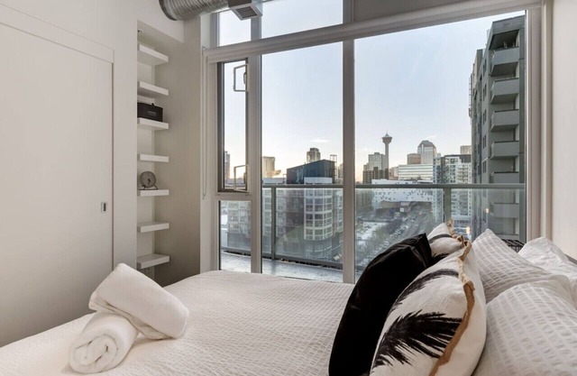 The Concrete Canvas | Panoramic Skyline Views
