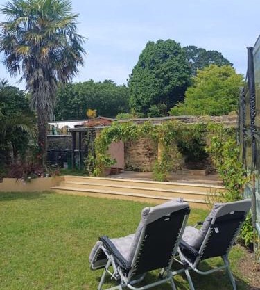 The Conifers 3 Room Small but Stylish Self Catering Bedsit Flat in Nature Reserve Free Eden taxi b4 9pm no lounge