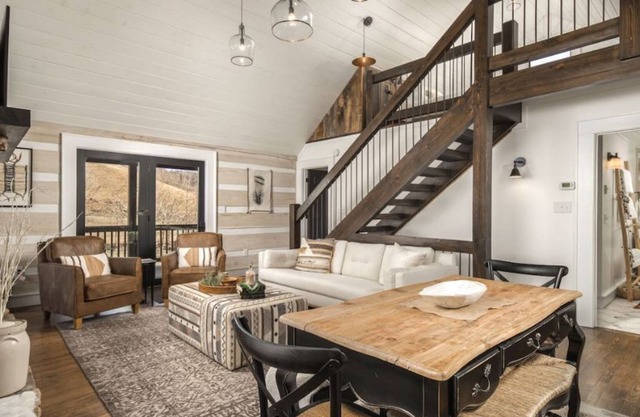 The Copper Cabin: Creek-side Mountain Luxury