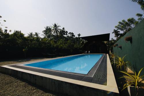 The Coppers Luxury Glamping Pod Villa with a Private Swimming Pool