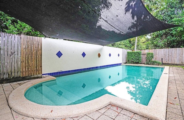 The Cosmopolitan - City Fringe- Spacious Family Townhouse | Pool | Near CBD, Esplanade & Airport