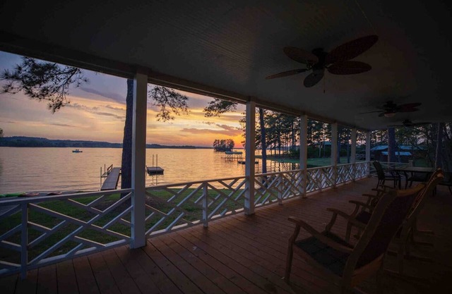 ¡Nuevo! Lake Wateree Camden Cottage w / New Dock & Boat Ramp - ¡completamente renovado!