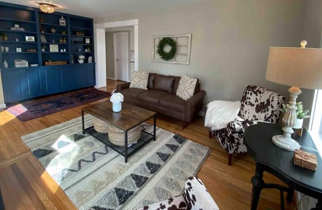 The Cottage @ Afton Mountain- Close to Wineries and the Blue Ridge Tunnel!