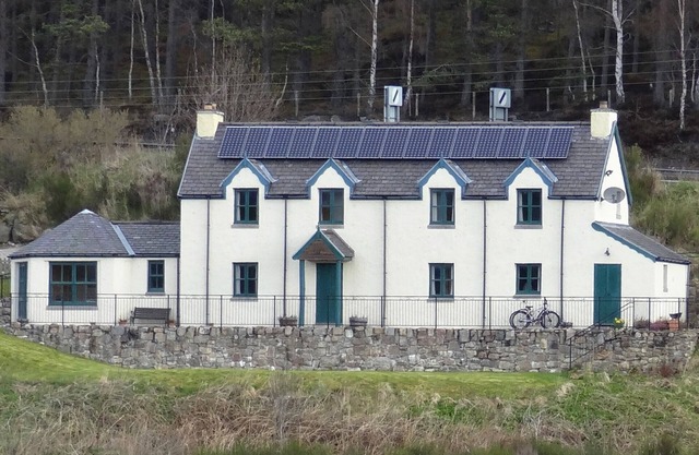 The Cottage Bogroy -- welcoming cottage in the Cairngorms, perfect for families.