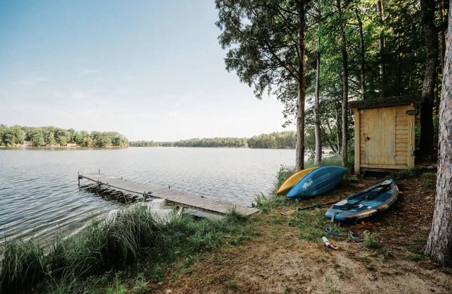 The Cottage Getaway - Cozy Beachfront Escape