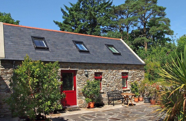 The Cottage - Two Bedroom House, Sleeps 4