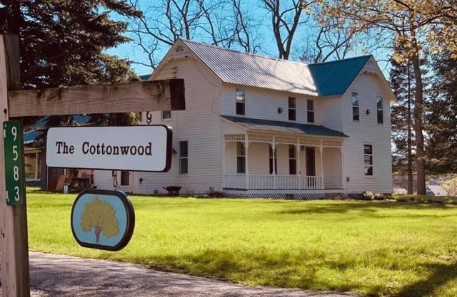 The Cottonwood Inn B&B