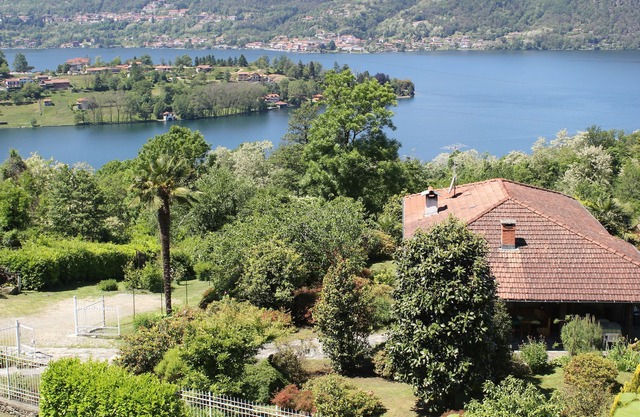 La casa de campo en el lago de Orta