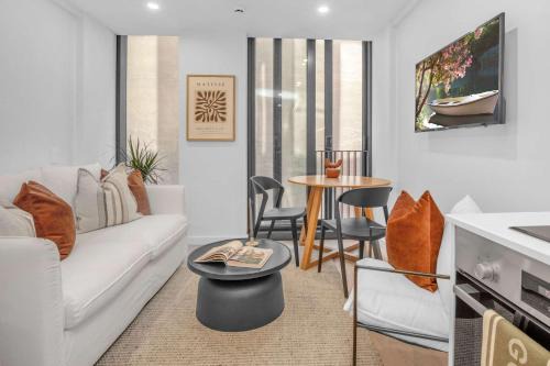 The Courtenay Chic Retreat 1BR Apartment