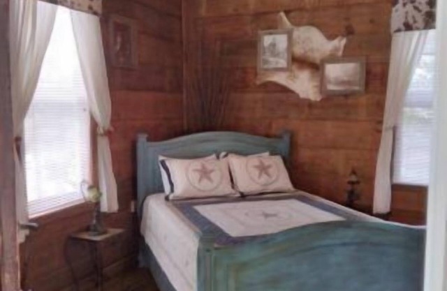 The Cowboy Room at The Ranch at Walston Springs; Breakfast Included