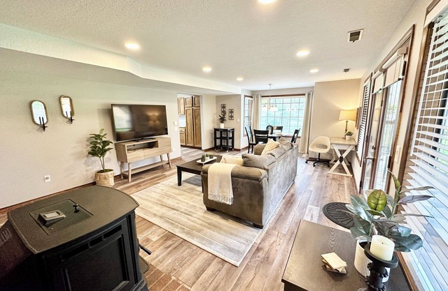 The Cozy Doe Cottage - Stylish 1BR Home