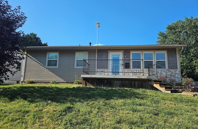 The cozy Grandview House.
