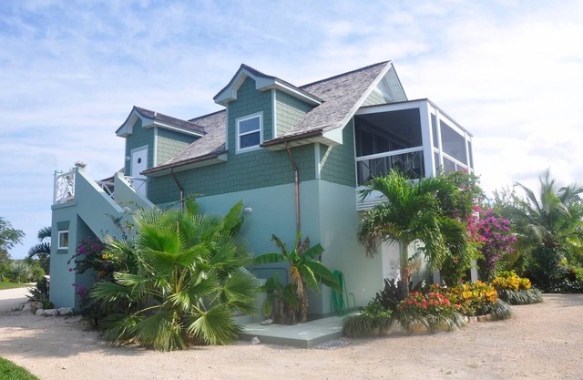 The Crab House On Sunset Beach with Mooring