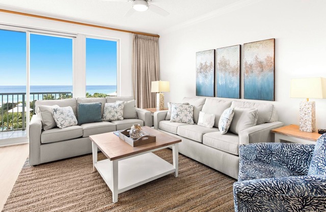 The Crescent 311, Beach Service Included in Season!