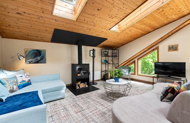 The Crow's Nest Suite - Steps from S. Chesterman
