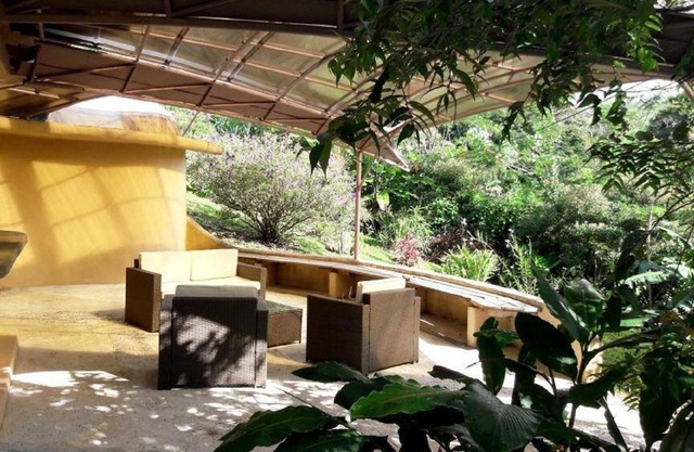 La Cusuca (Hobbit House)-casa subterranea cerca del Lago Arenal