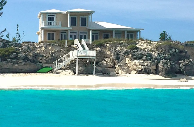 "The Cut Pearl" - Impresionante villa privada frente al mar / frente al mar en Little Exuma