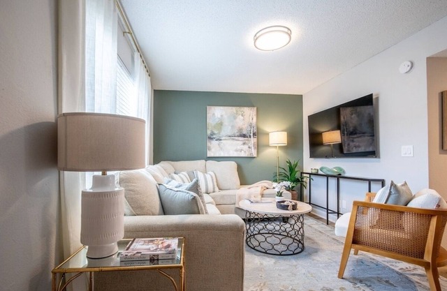 The Daphne, Stylish 2BR by Velvet Ditch Villas