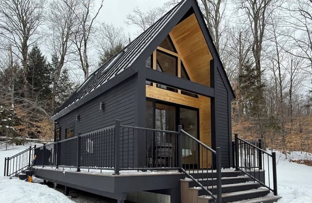 The Deerwood Tiny Home | Mtn Views w/ Fireplace!