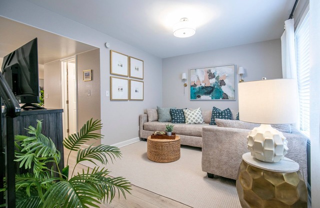 The Delta, 2BR Townhome Stay by Velvet Ditch Villas