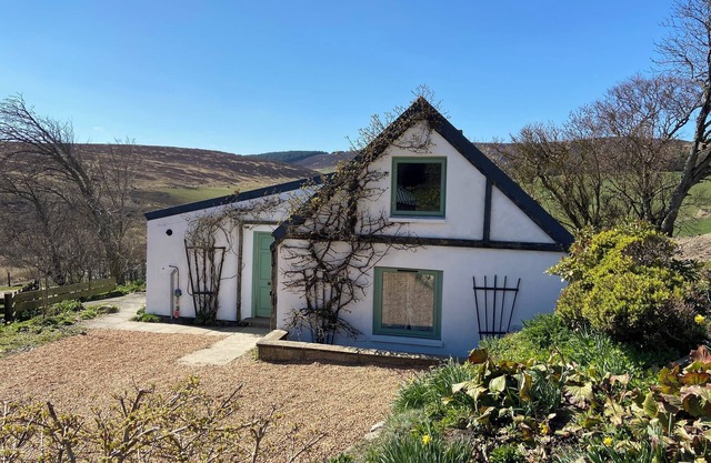 The Den - A stunning mountain cottage in Speyside & the Caringorm National Park