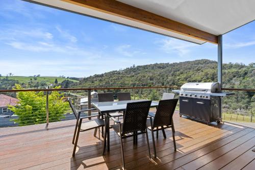 The Derby Lodge 'The Ultimate Blue Derby Base with Elevated Views'