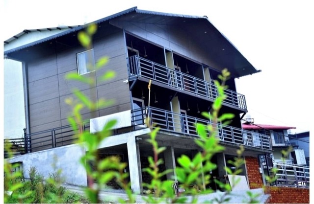 The Dhanaulti chalet