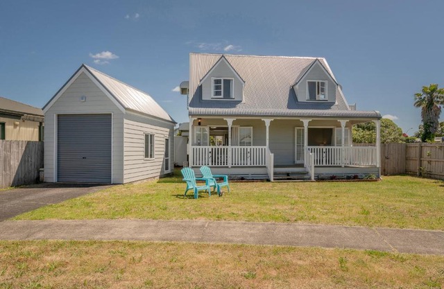 The Doll's House - Whitianga Holiday Home