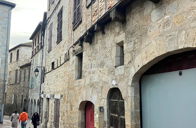 THE DOVE NEST Centre of Medieval Figeac - leave the car behind!