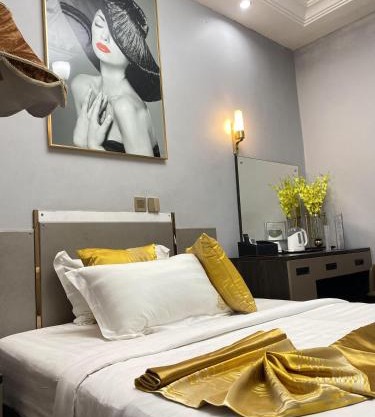 THE DREAMS HOTEL