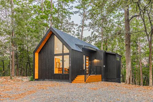 The Echo - Forest Romance with Sunken Hot Tub Underneath the Starlit Night