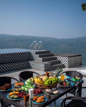 The Edge villa by Hillstaytion