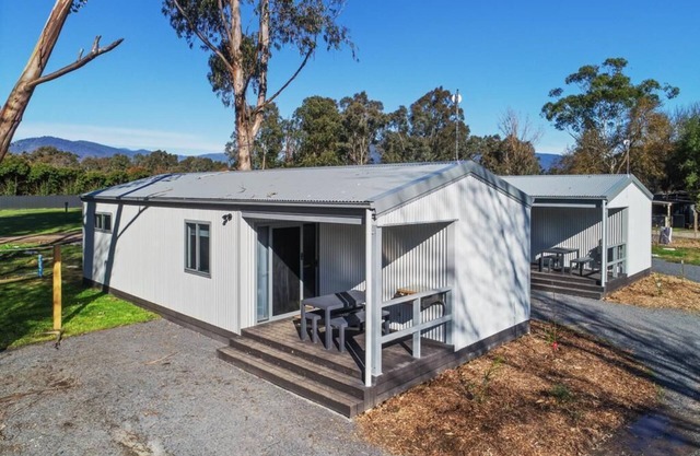 "The Eildon" 2 Bedroom Villa - Cabin Villa Sleep up to 5