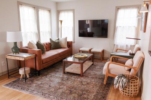 The Elm House, Tranquil Getaway Close to Campus!