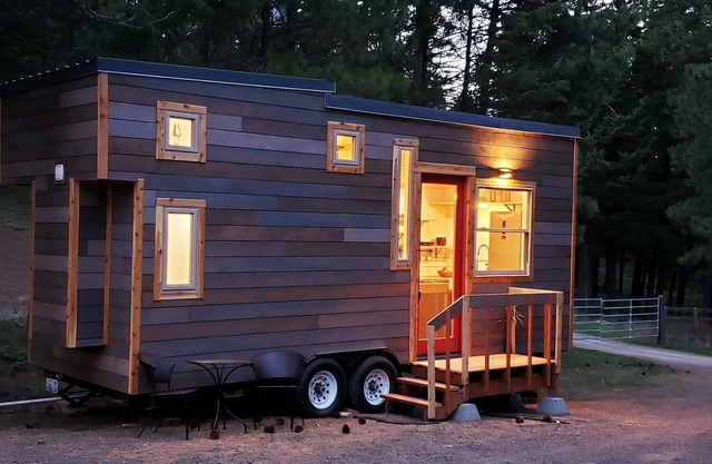 NUEVO Luxury Tiny House en 10 acres de bosque a pasos de Teanaway