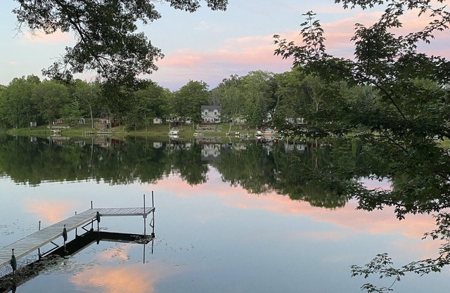 The Escape at Bluegill Lake! Lakefront Family Friendly, Fishing, No Cleaning Fee