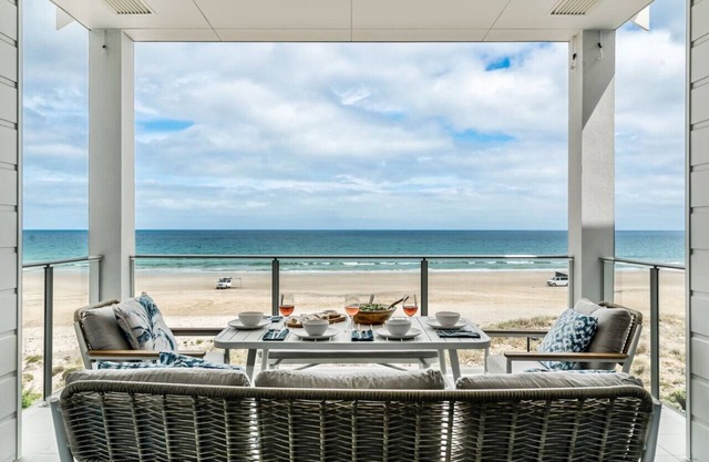 The Esplanade - Luxuriously Styled New 3 Bed Apt