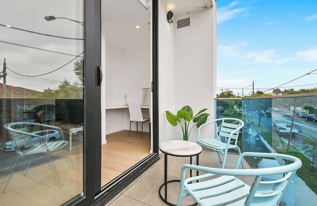 The Even Apartment in Carnegie with parking