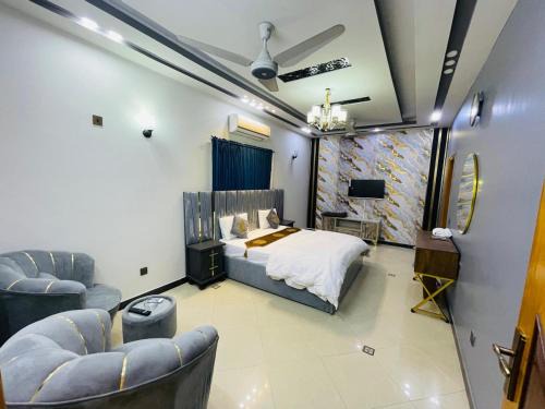 The Family Star Guest House