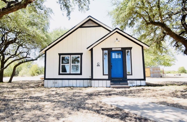 Escape a la granja ... The Waco Farmhouse en Ollie Oaks ** Servicio de limusina disponible **