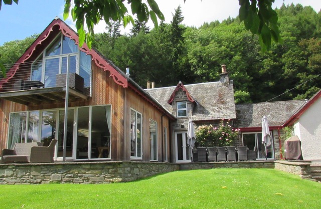 Mains of Taymouth, KENMORE ~ 5 * The Farmhouse - capacidad para 12 personas en 6 habitaciones