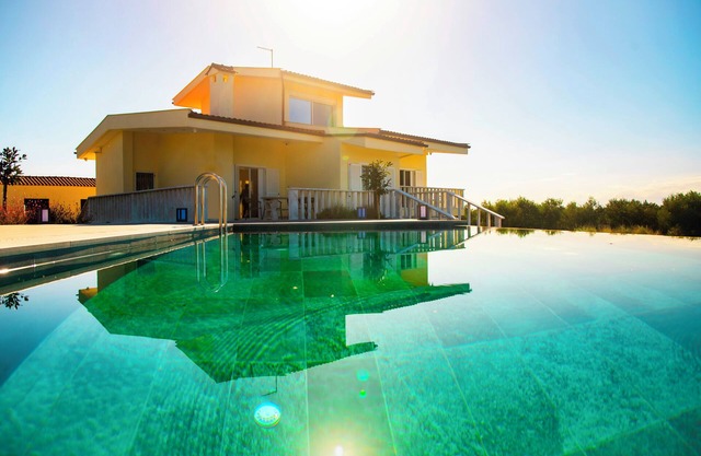 The FAROS Estate Angelochori - spacious villa with pool to make you feel at home