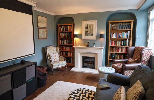 THE FERNERY, family friendly, character holiday cottage in Colyton