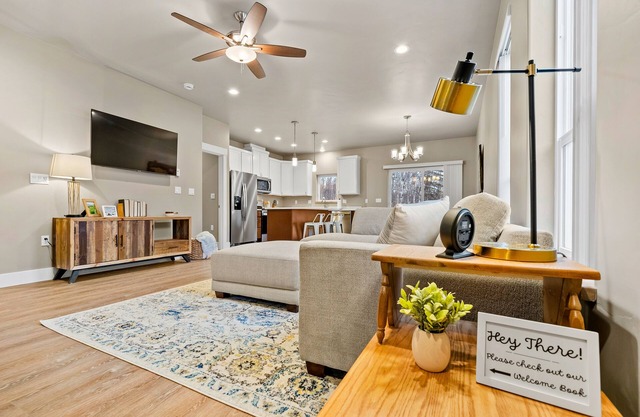 The Fishhook Retreat- Home away from Home