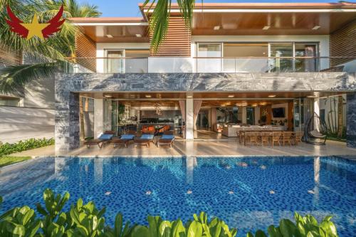 The Five Villas 8 Bedrooms Beachfront - K3