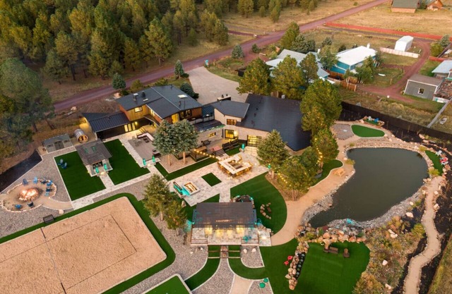 The Flagstaff Retreat- Best backyard in Flagstaff