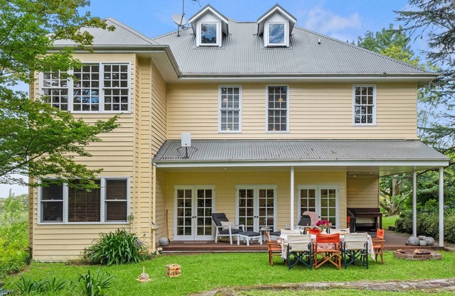 The Folly - Beautiful Family Home in quiet rural position - walk to Bilpin town centre